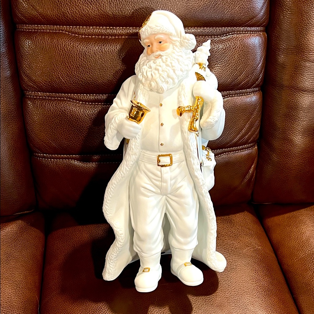 Vintage Grandeur Noel 1999 White and Gold Santa Figurine. Porcelain. NWOT. Heavy